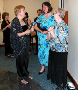 Talking with Susan King and Brenda Wood. Photo by Belinda Cater Burston